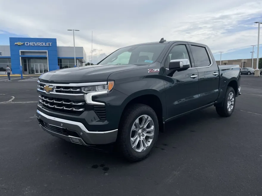 2025 Chevrolet Silverado 1500 LTZ photo 1