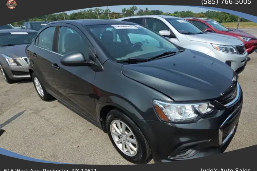 2017 Chevrolet Sonic LT photo 1