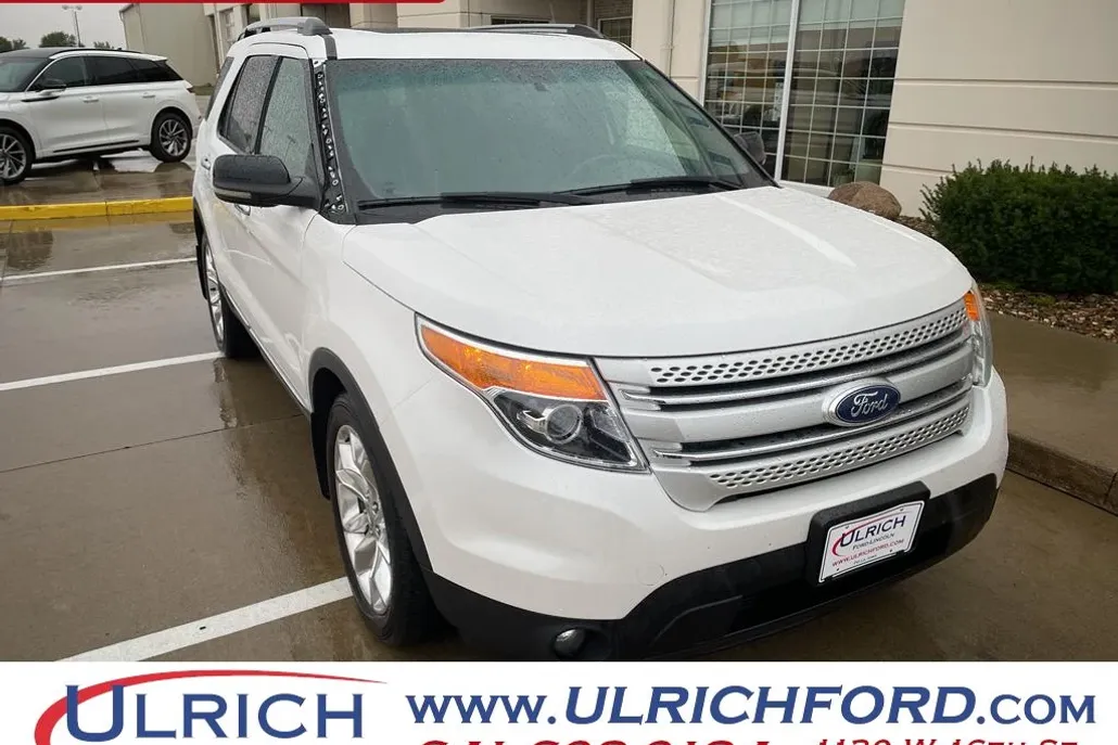 2011 Ford Explorer XLT photo 1