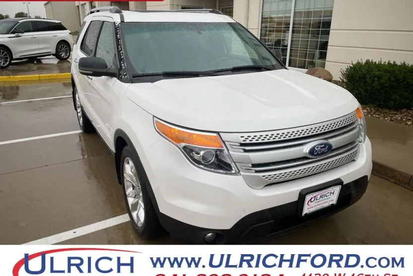 2011 Ford Explorer XLT photo 1