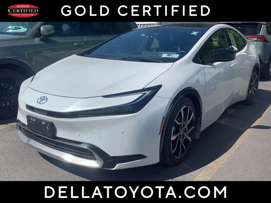2025 Toyota Prius Plug-in Hybrid XSE photo 1