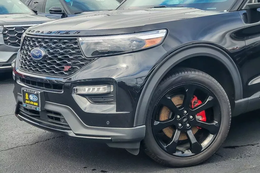 2024 Ford Explorer ST photo 1