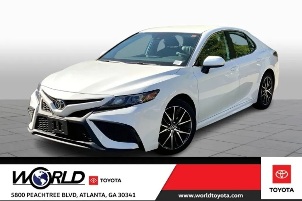 2021 Toyota Camry SE photo 1