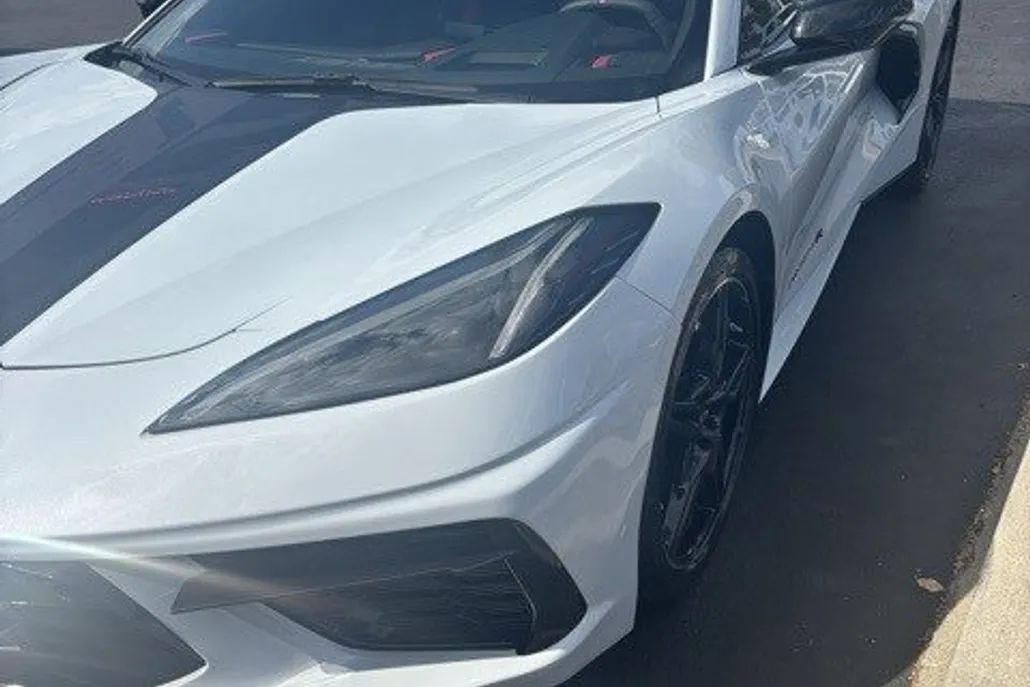 2022 Chevrolet Corvette Stingray 2LT Convertible photo 1