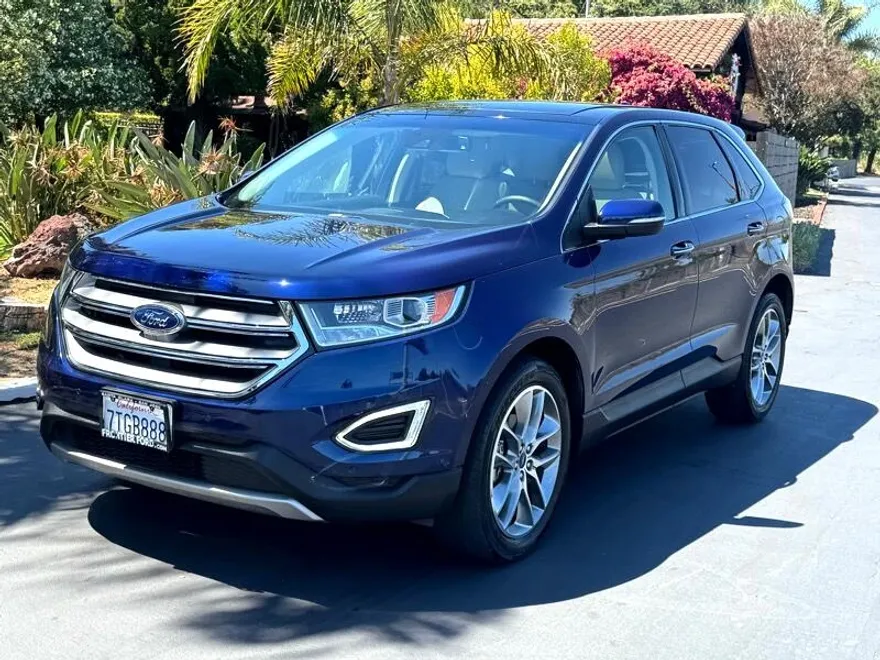 2016 Ford Edge Titanium photo 1