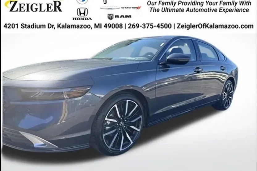 2024 Honda Accord Hybrid Touring photo 1