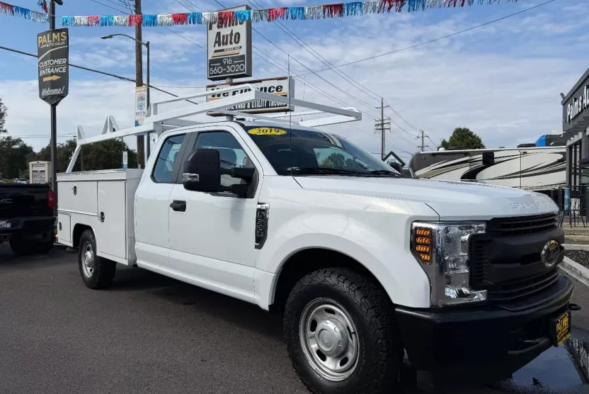 2019 Ford F-350 XL photo 1