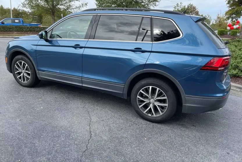 2019 Volkswagen Tiguan SE photo 1