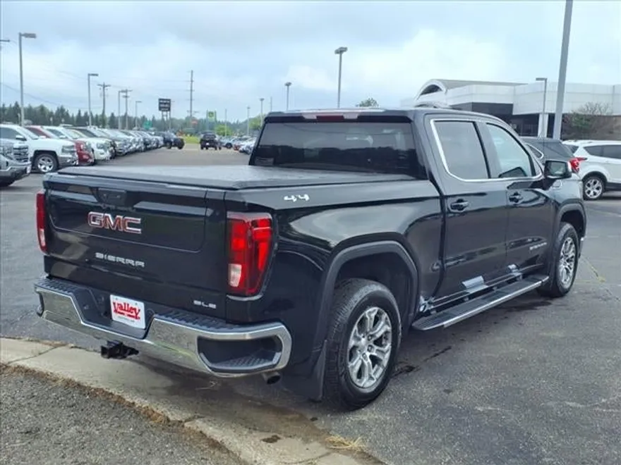 2022 Gmc Sierra 1500 SLE photo 1