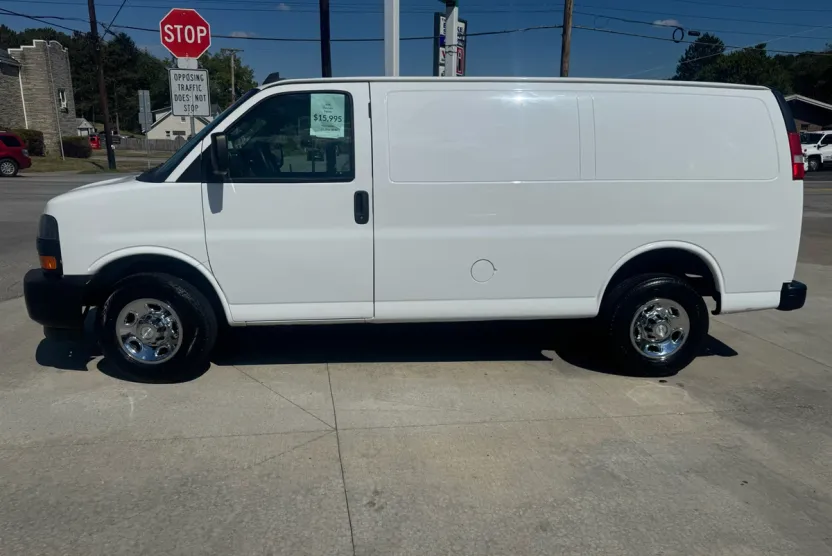 2018 Chevrolet Express 2500 Cargo photo 1
