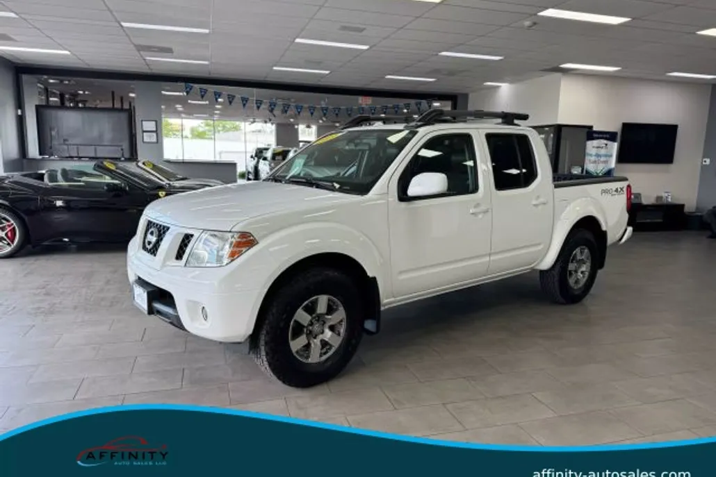 2012 Nissan Frontier Crew Cab PRO-4X photo 1