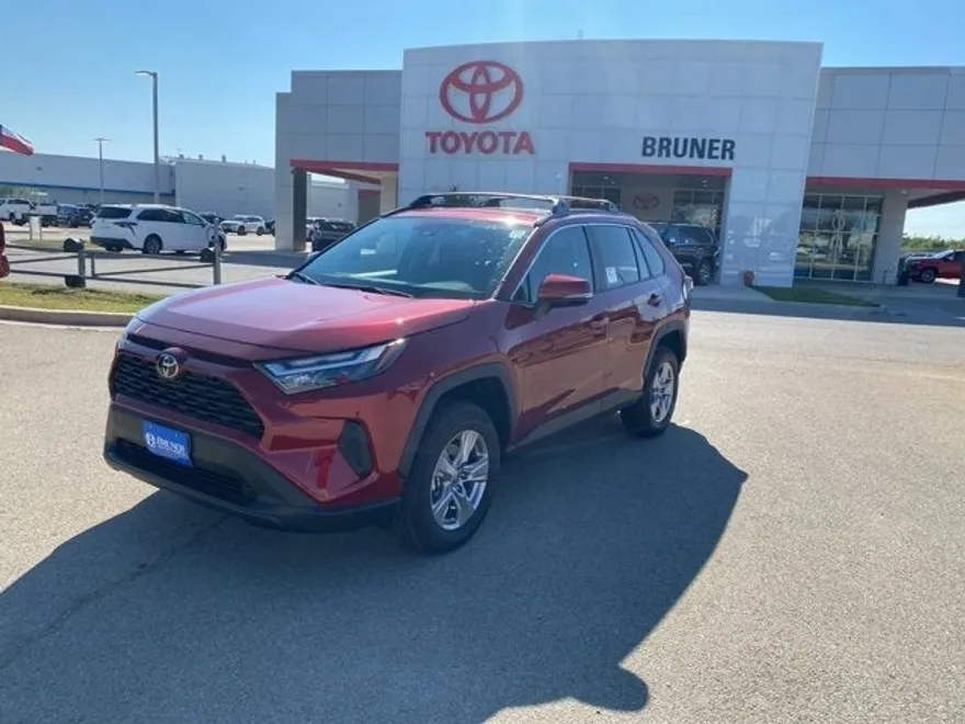 2025 Toyota RAV4 XLE photo 1