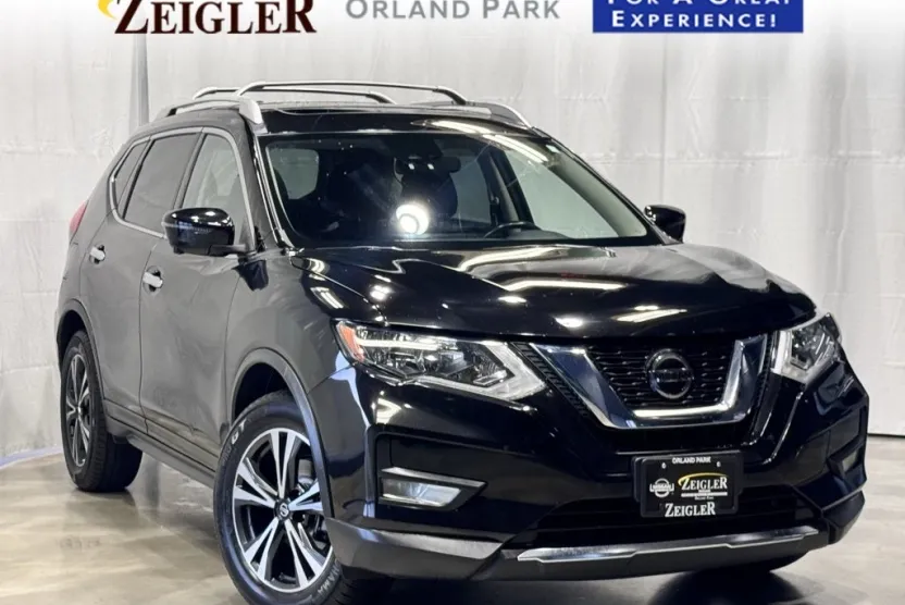 2020 Nissan Rogue SV AWD photo 1