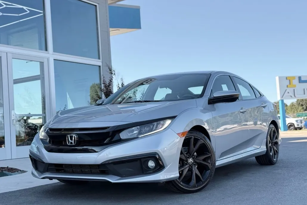 2019 Honda Civic Sport photo 1