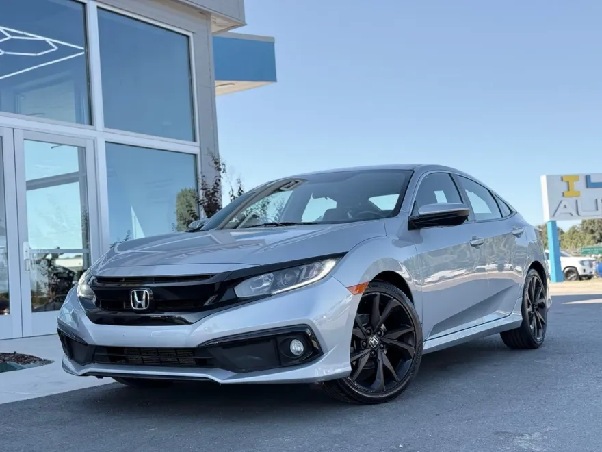 2019 Honda Civic Sport photo 1
