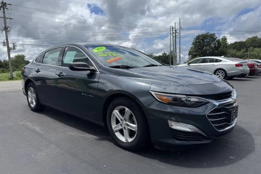 2021 Chevrolet Malibu LS photo 1