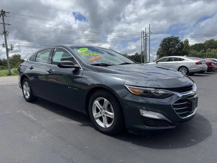2021 Chevrolet Malibu LS photo 1