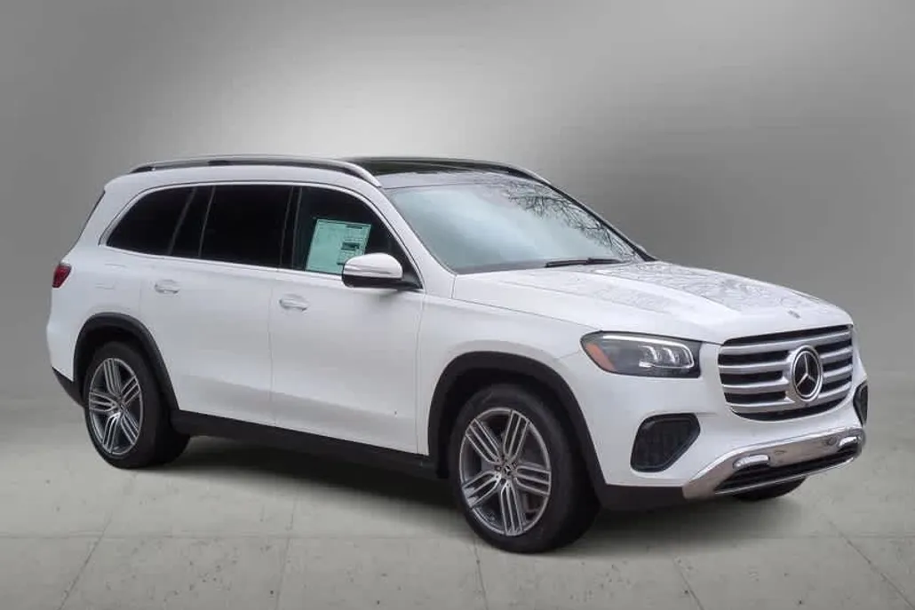 2025 Mercedes Benz GLS 450 4MATIC photo 1