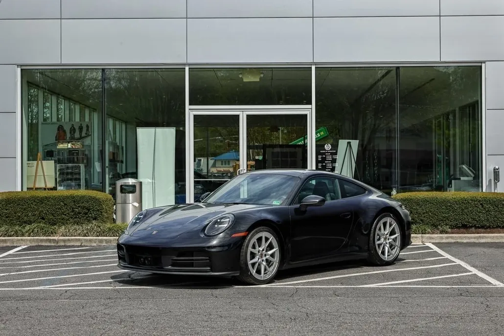 2025 Porsche 911 photo 1