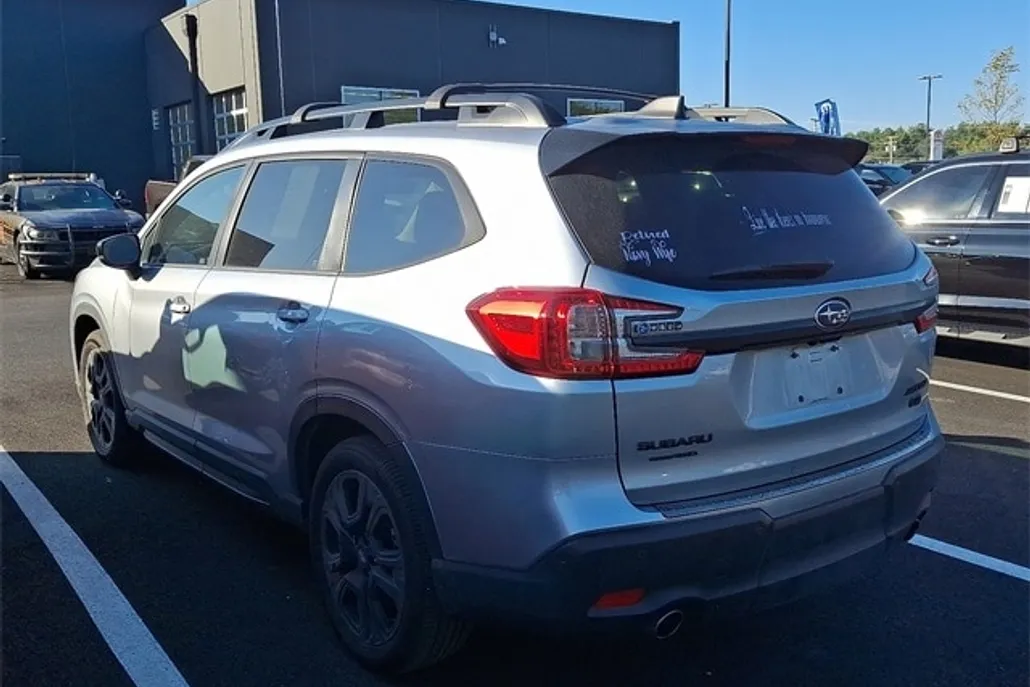2024 Subaru Ascent Onyx Edition photo 1