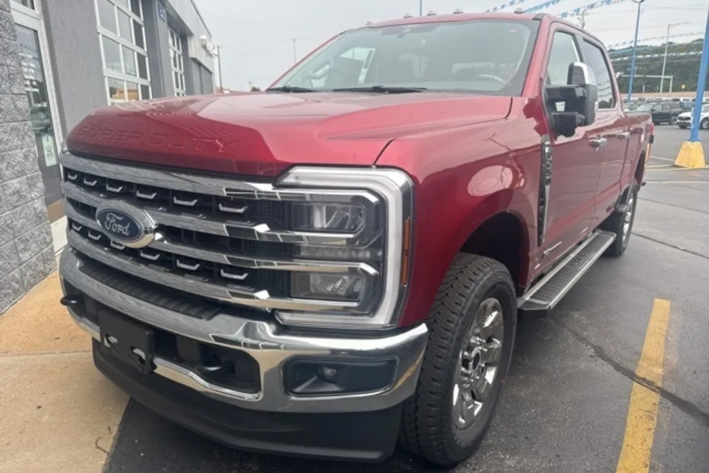 2026 Ford F-250 Lariat photo 1