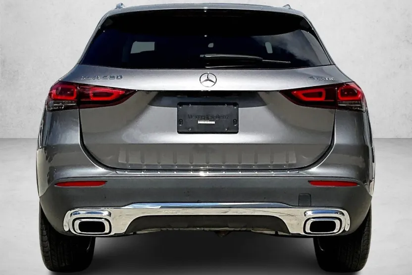 2023 Mercedes Benz GLA 250 4MATIC photo 1