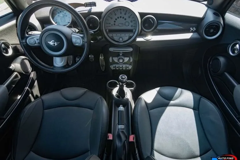 2009 Mini Cooper Hardtop John Cooper Works photo 1