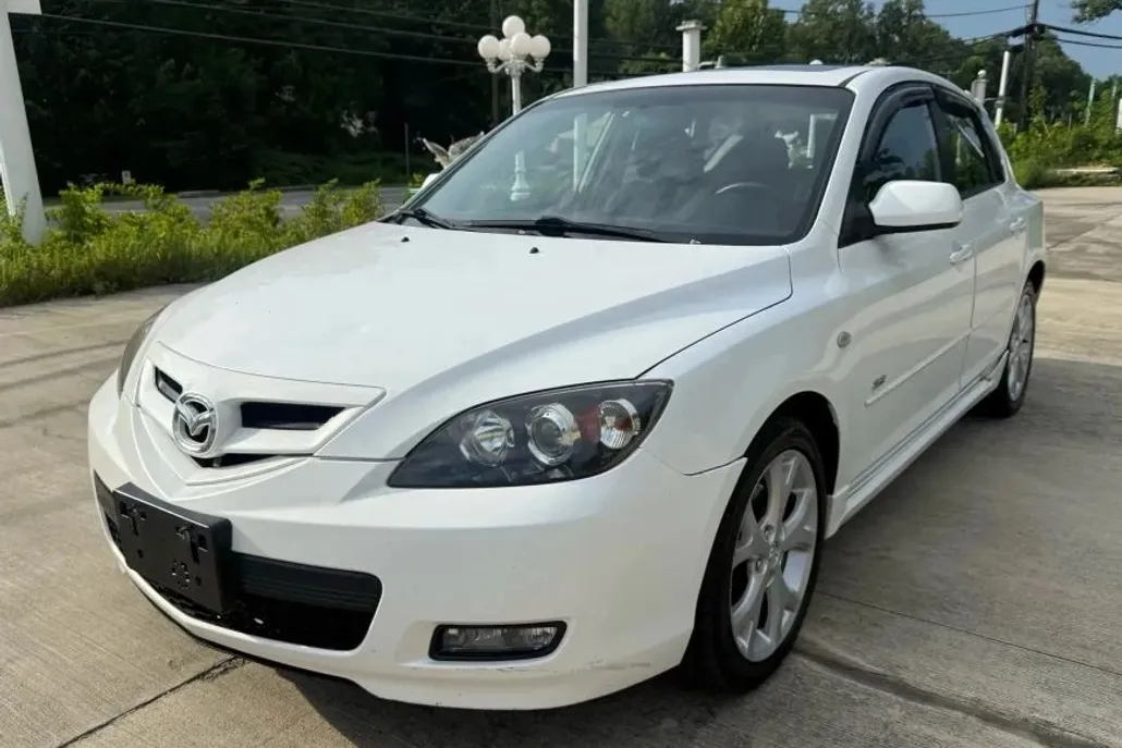 2009 Mazda Mazda3 s Grand Touring Hatchback photo 1