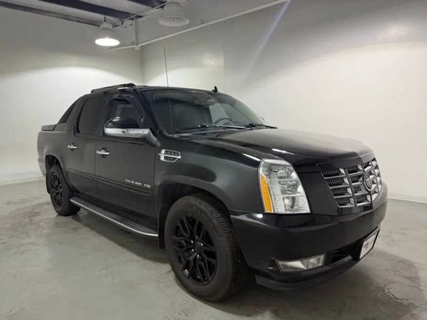 2013 Cadillac Escalade EXT Luxury photo 1