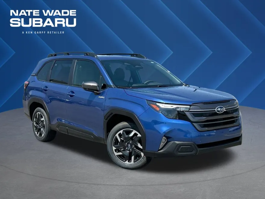 2025 Subaru Forester Premium photo 1