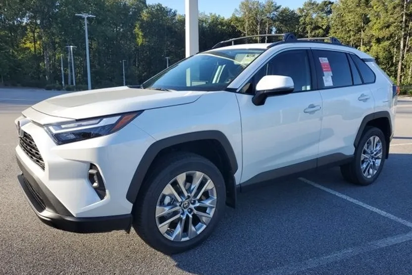 2025 Toyota RAV4 XLE Premium photo 1