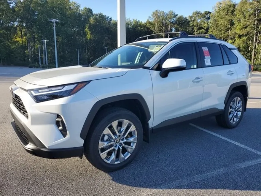 2025 Toyota RAV4 XLE Premium photo 1