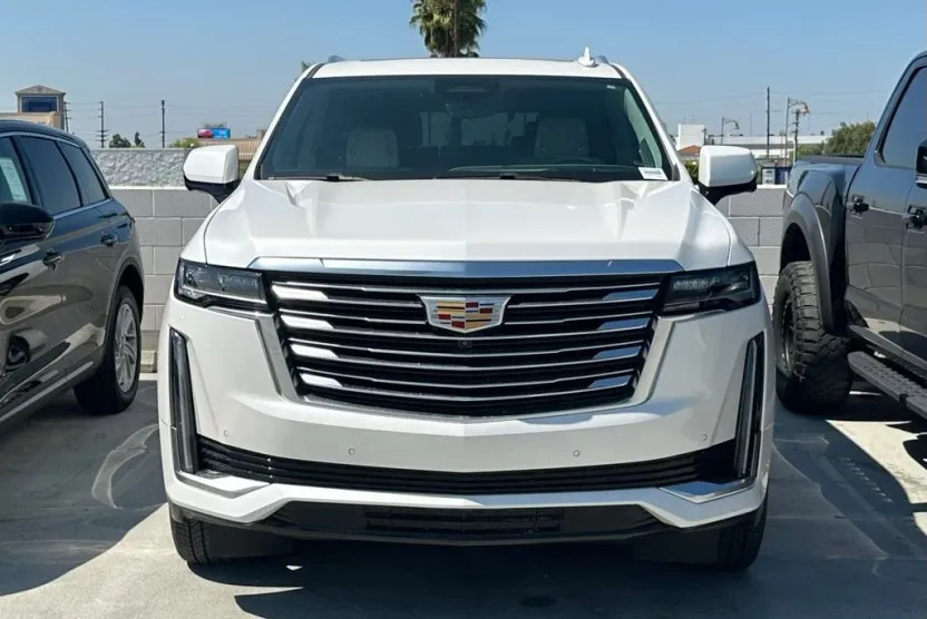 2022 Cadillac Escalade Premium Luxury Platinum photo 1