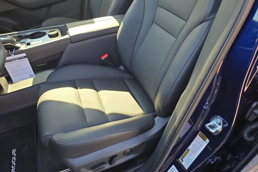 2026 Nissan Rogue SV photo 1