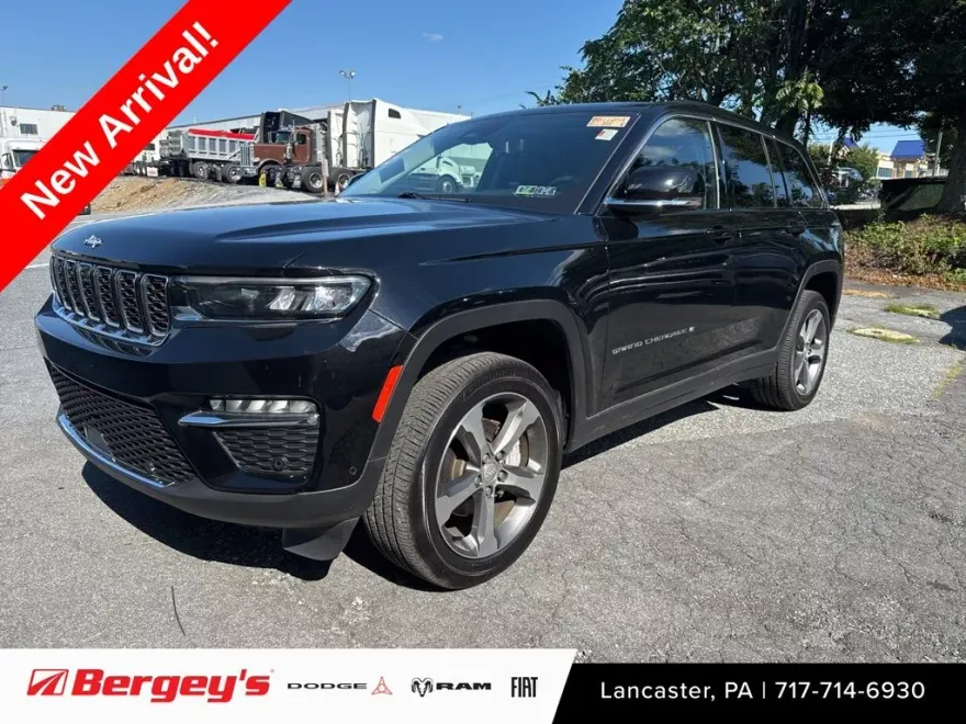 2023 Jeep Grand Cherokee Limited photo 1