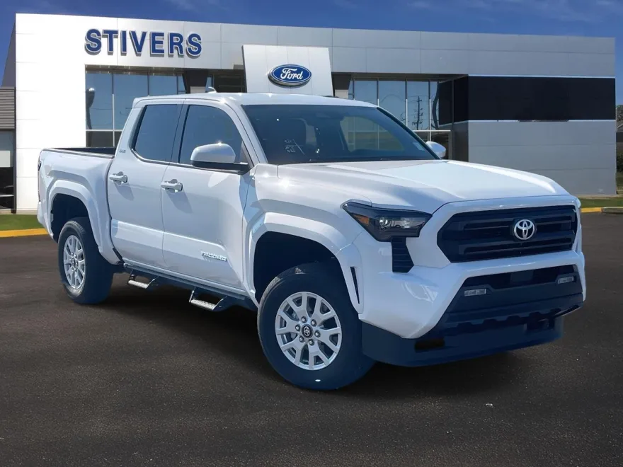 2024 Toyota Tacoma SR5 photo 1