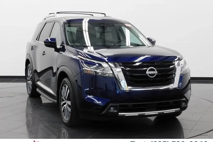 2022 Nissan Pathfinder Platinum photo 1