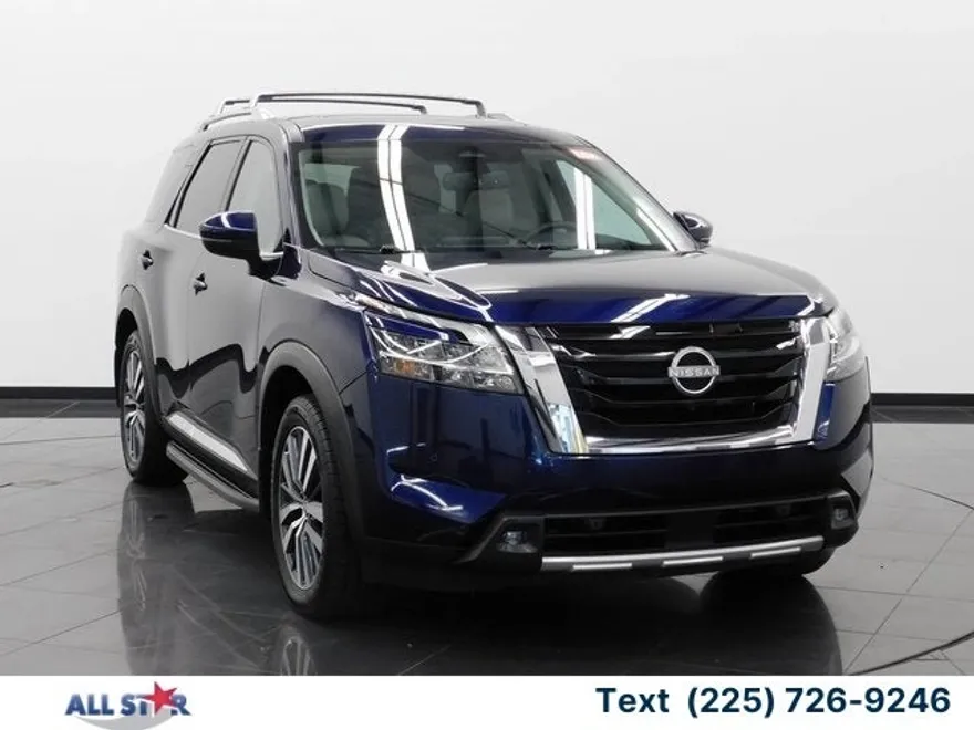 2022 Nissan Pathfinder Platinum photo 1