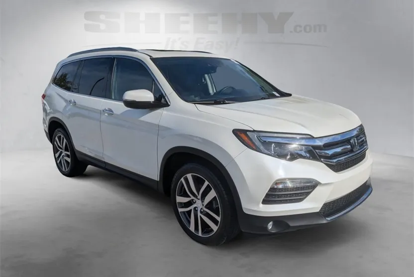 2017 Honda Pilot Elite photo 1