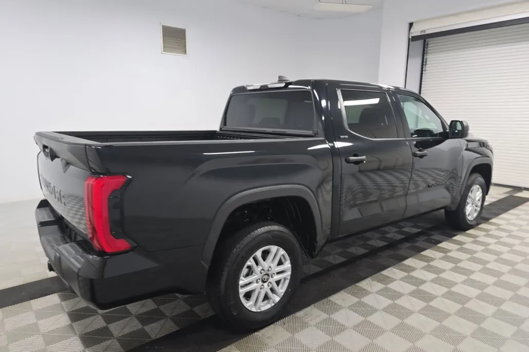 2025 Toyota Tundra SR5 photo 1