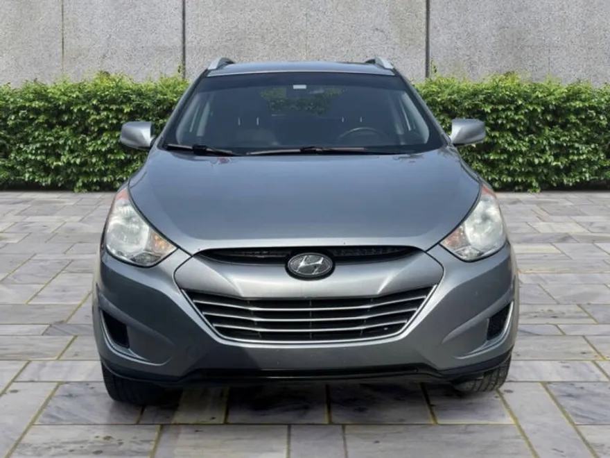 2010 Hyundai Tucson GLS photo 1