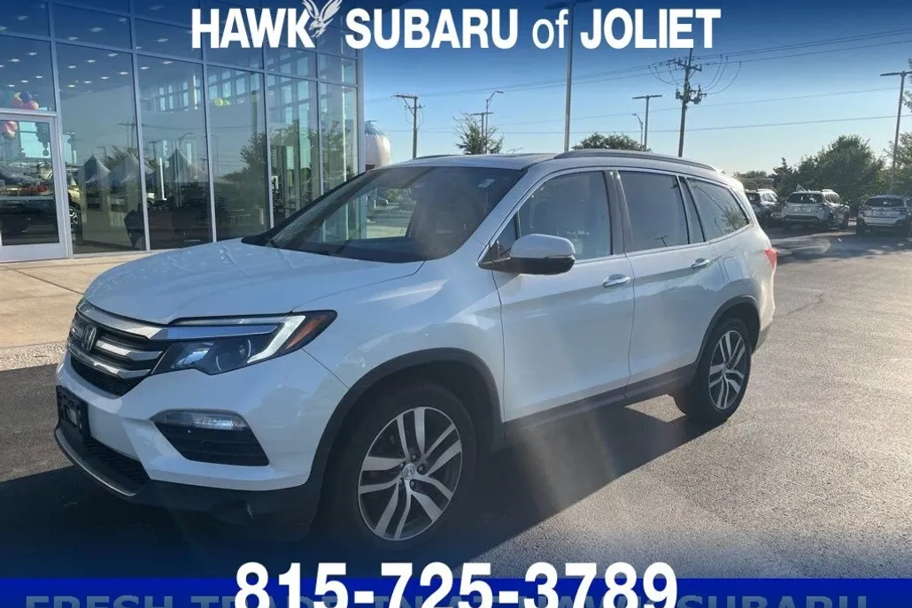 2017 Honda Pilot Touring photo 1
