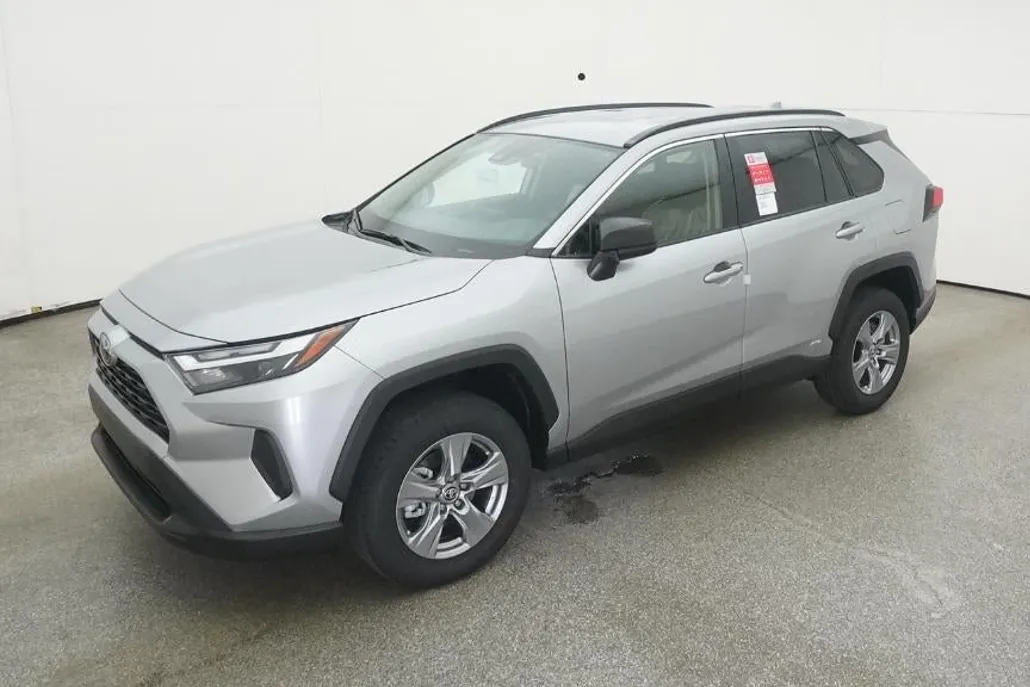 2025 Toyota RAV4 Hybrid LE photo 1