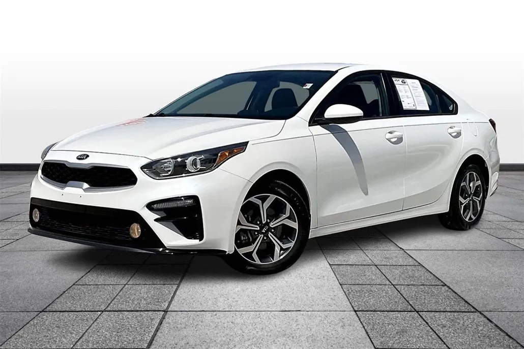 2021 Kia Forte LXS photo 1