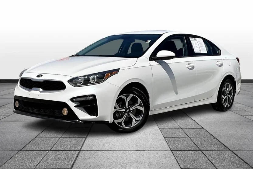 2021 Kia Forte LXS photo 1