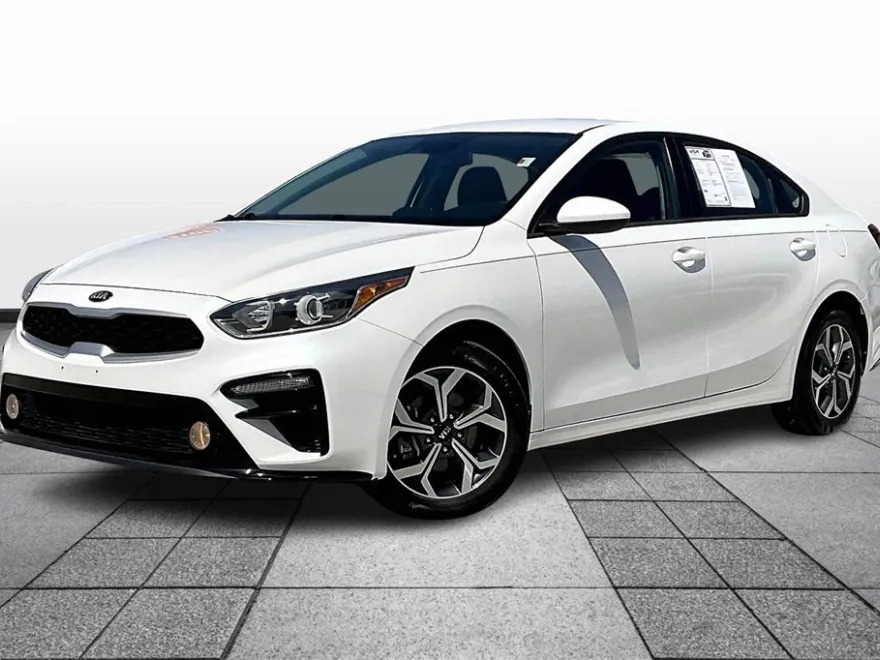 2021 Kia Forte LXS photo 1