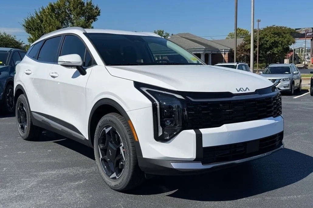 2026 Kia Sportage EX photo 1