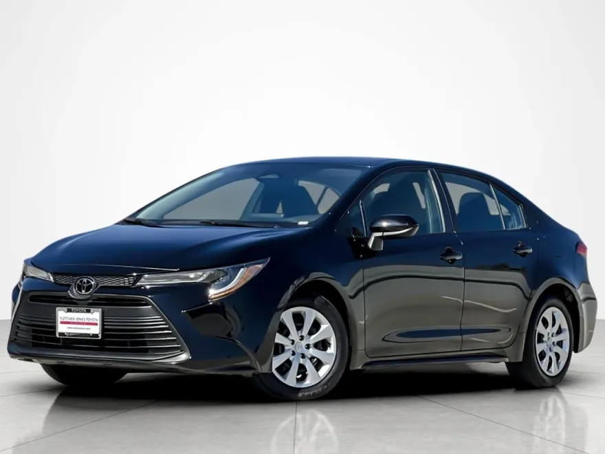2024 Toyota Corolla LE photo 1