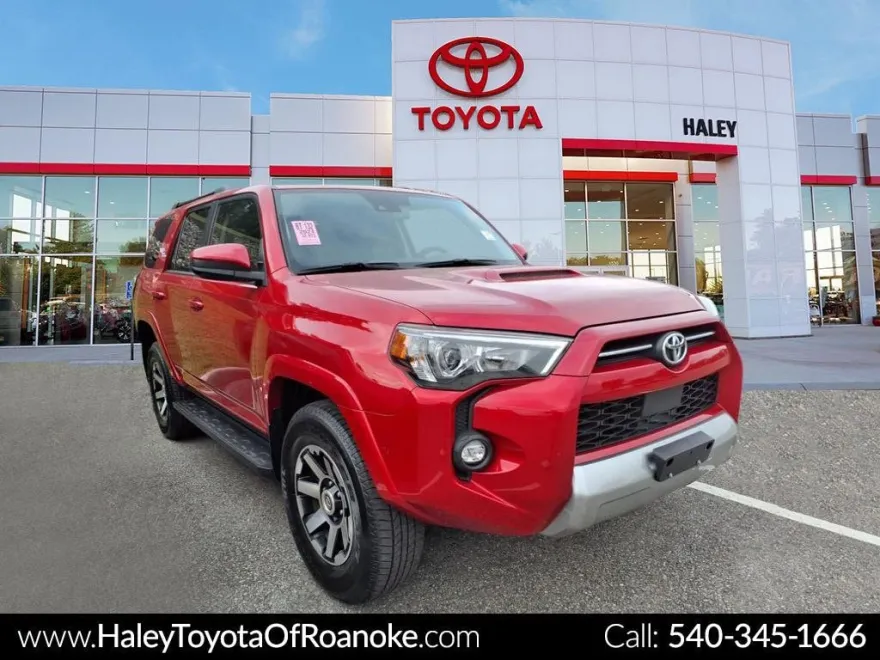 2024 Toyota 4Runner TRD 4WD photo 1
