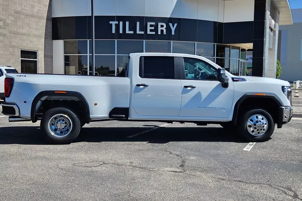 2025 Gmc Sierra 3500 HD Pro photo 1